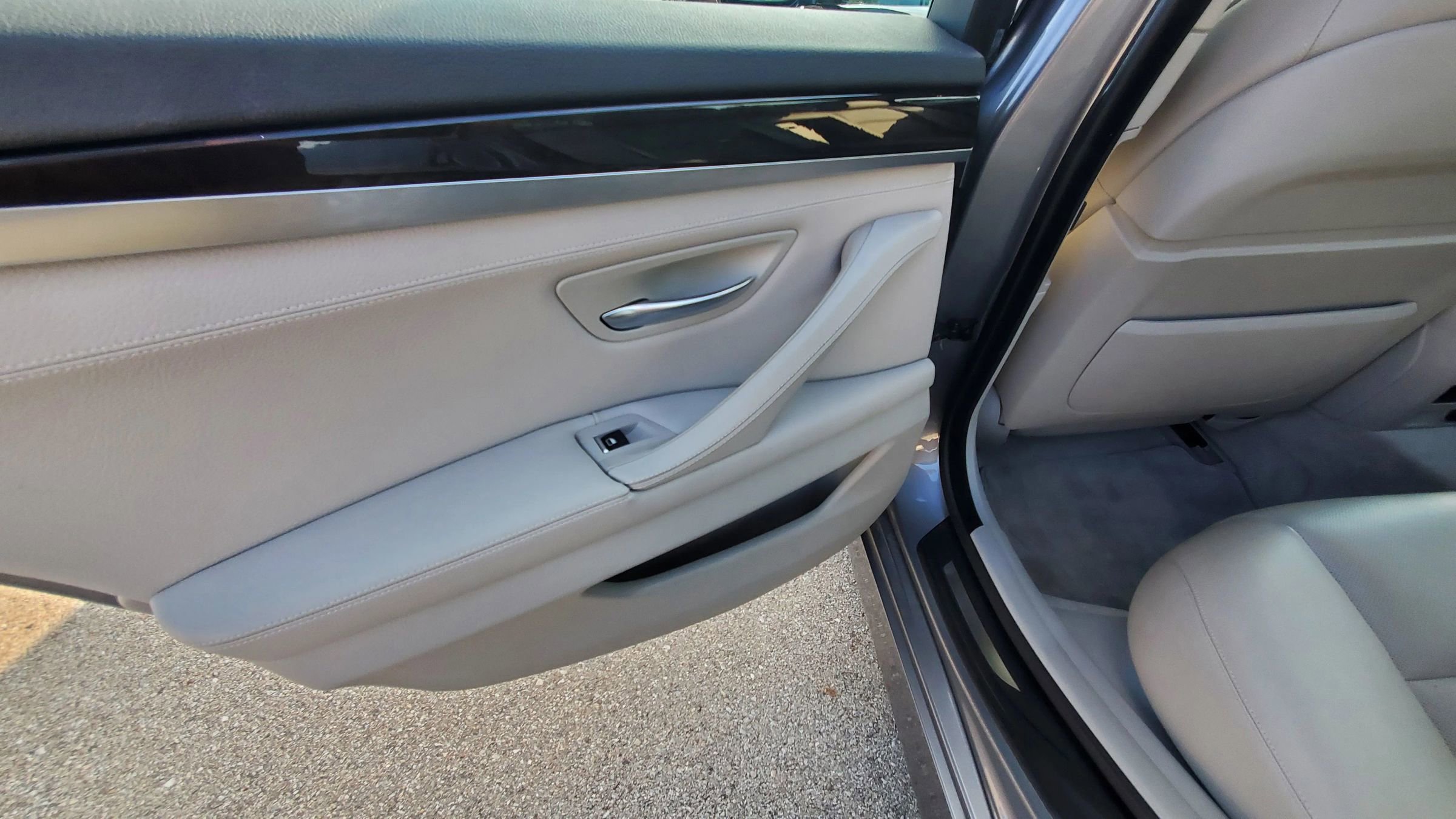 Used 2011 BMW 535i xDrive Sedan image 11