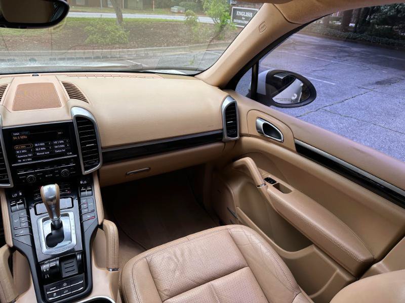 Used 2011 Porsche Cayenne S AWD/4WD image 36