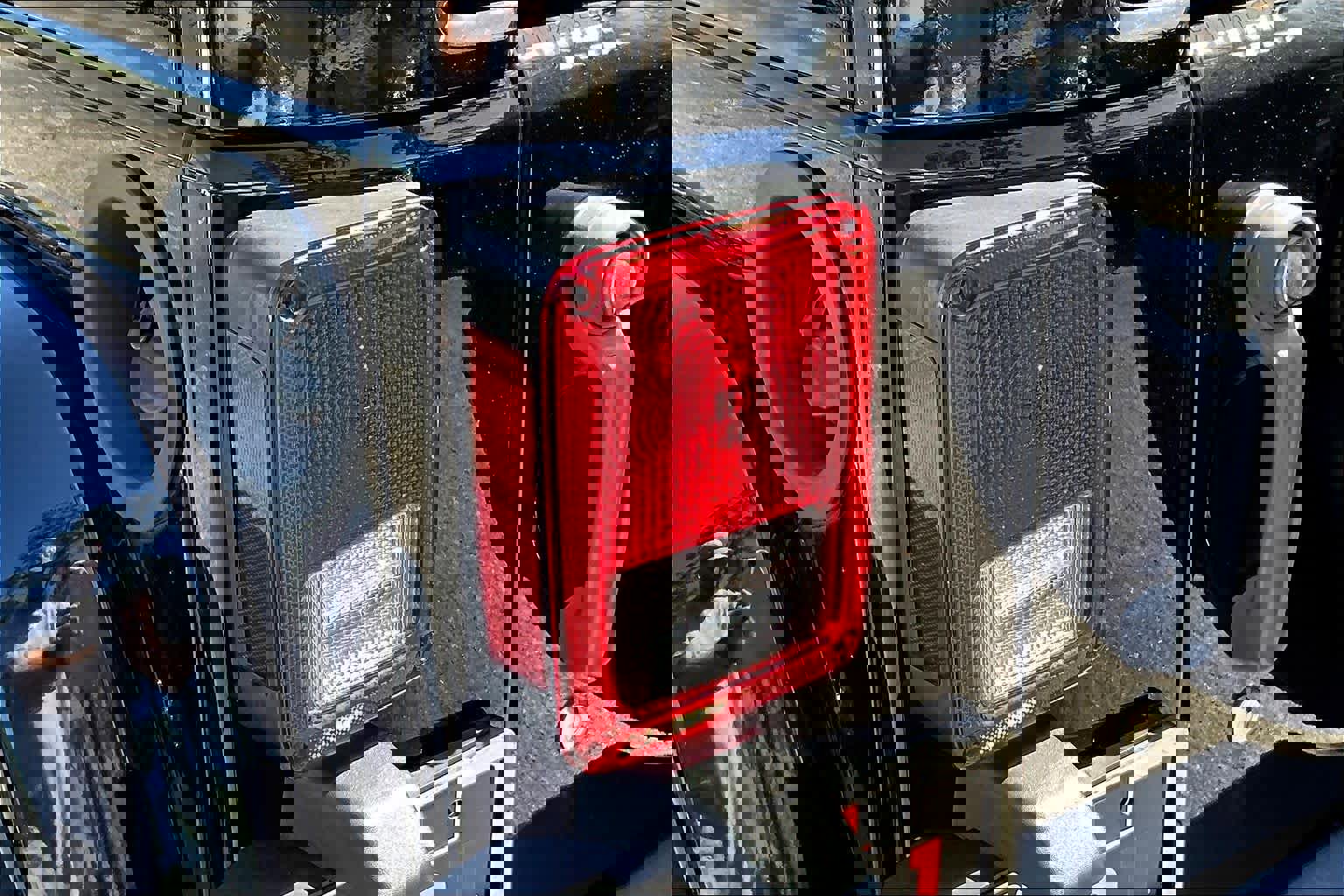 Used 2015 Jeep Wrangler Unlimited Sahara w/ Dual Top Group image 28