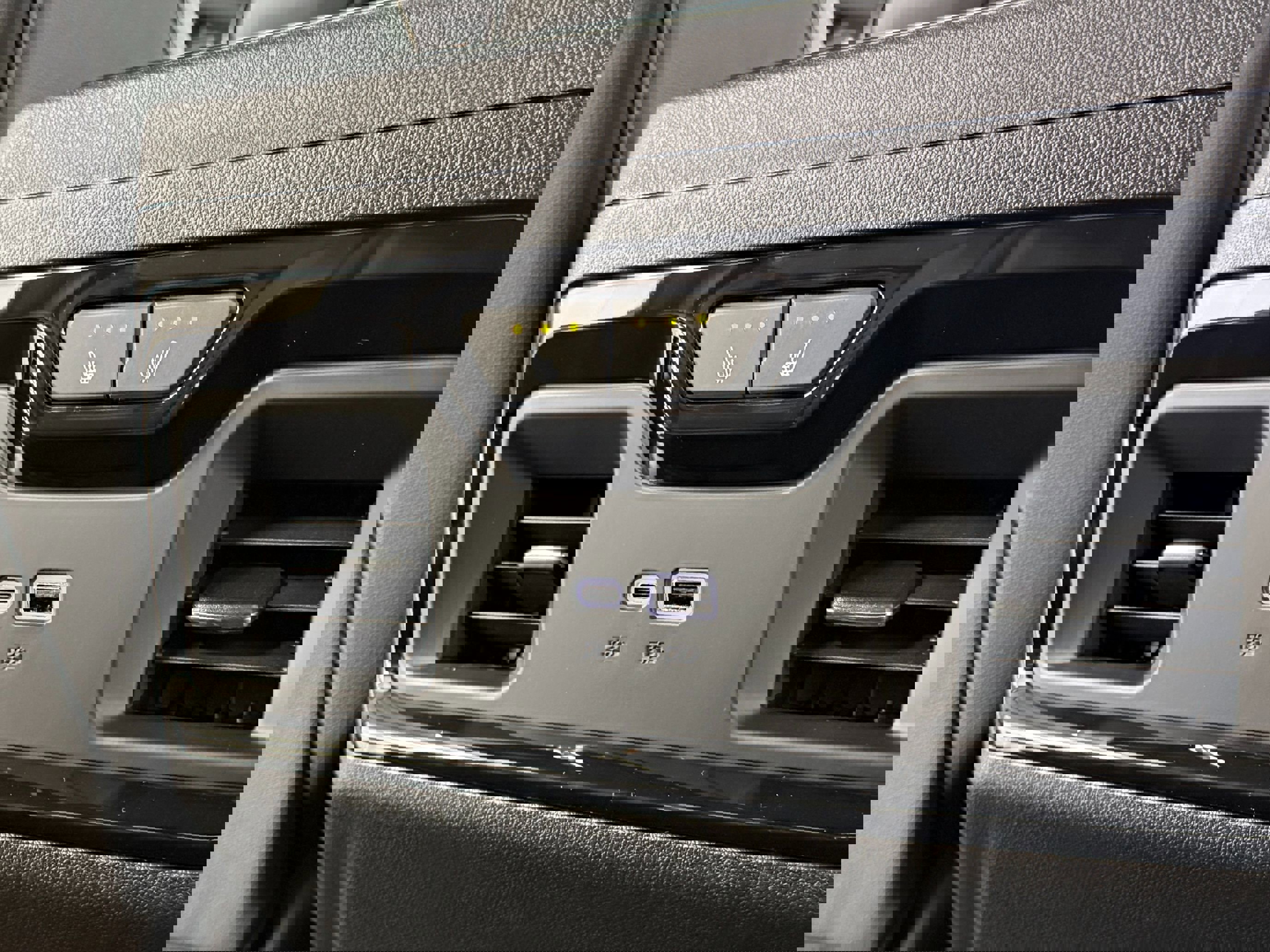 Used 2025 GMC Sierra 2500 AT4 w/ AT4 Premium Plus Package image 36