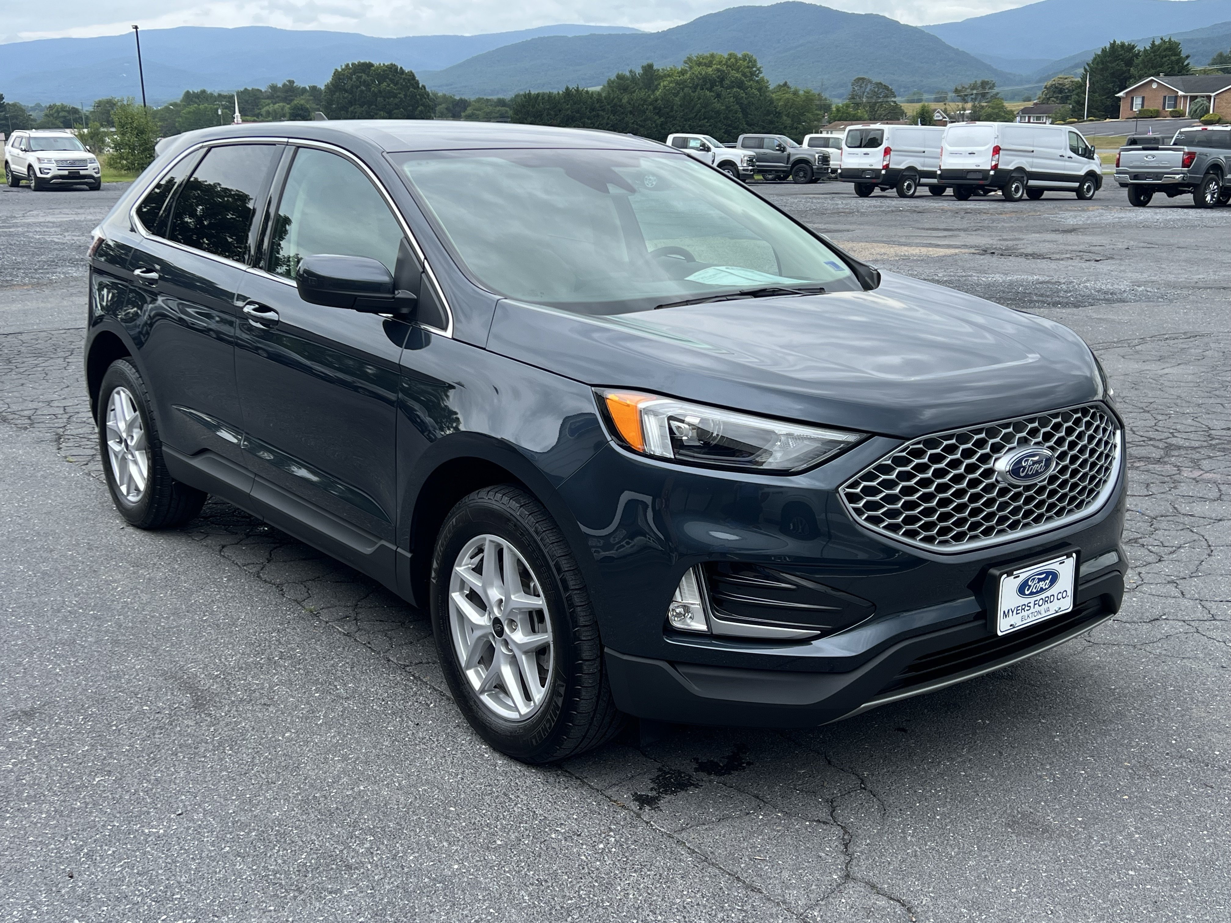 Used 2024 Ford Edge SEL w/ Convenience Package AWD/4WD image 6