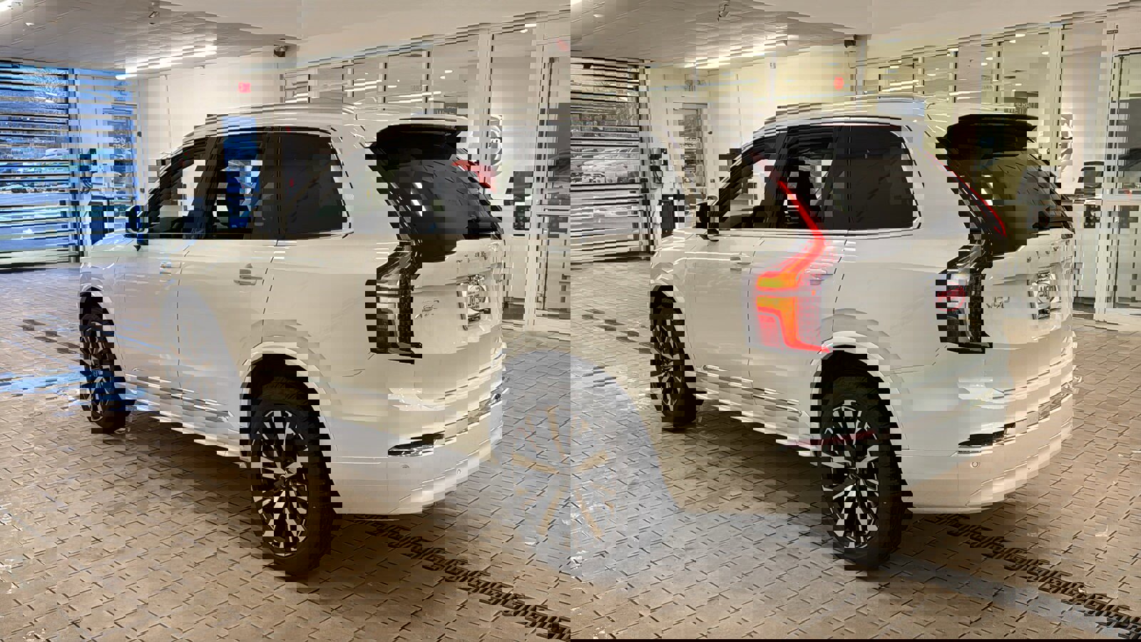 New 2026 Volvo XC90 B5 Core w/ Protection Package image 7