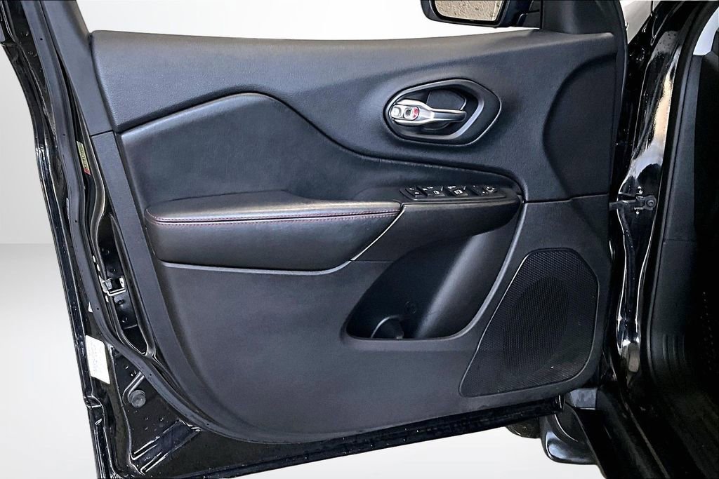 Used 2020 Jeep Cherokee Trailhawk w/ Comfort & Convenience Group image 20