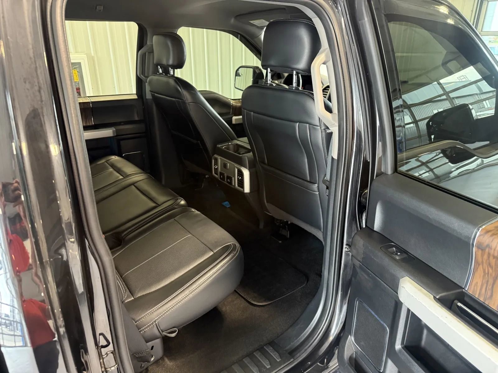 Used 2019 Ford F150 Lariat w/ Trailer Tow Package AWD/4WD image 23