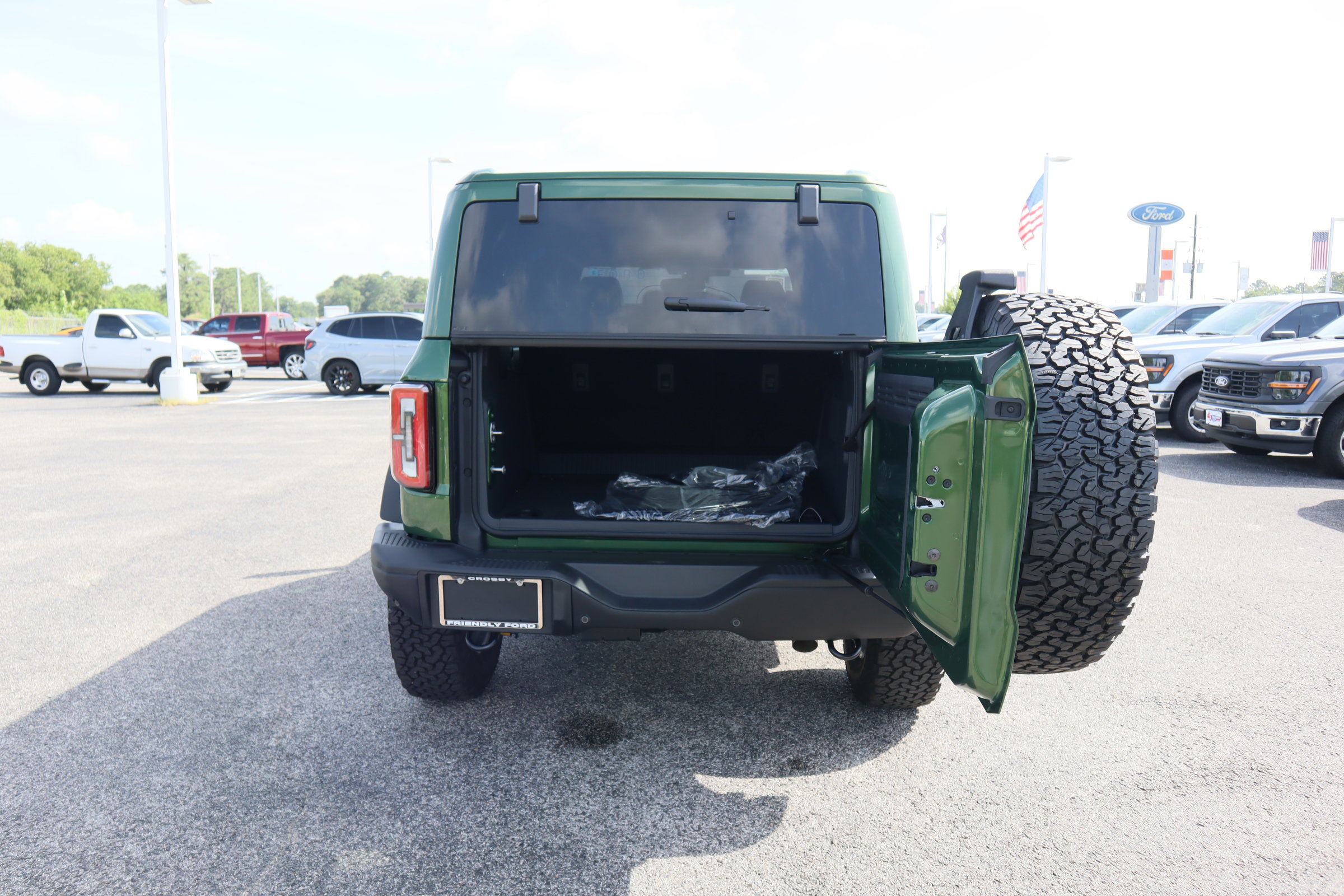 New 2025 Ford Bronco Badlands image 6