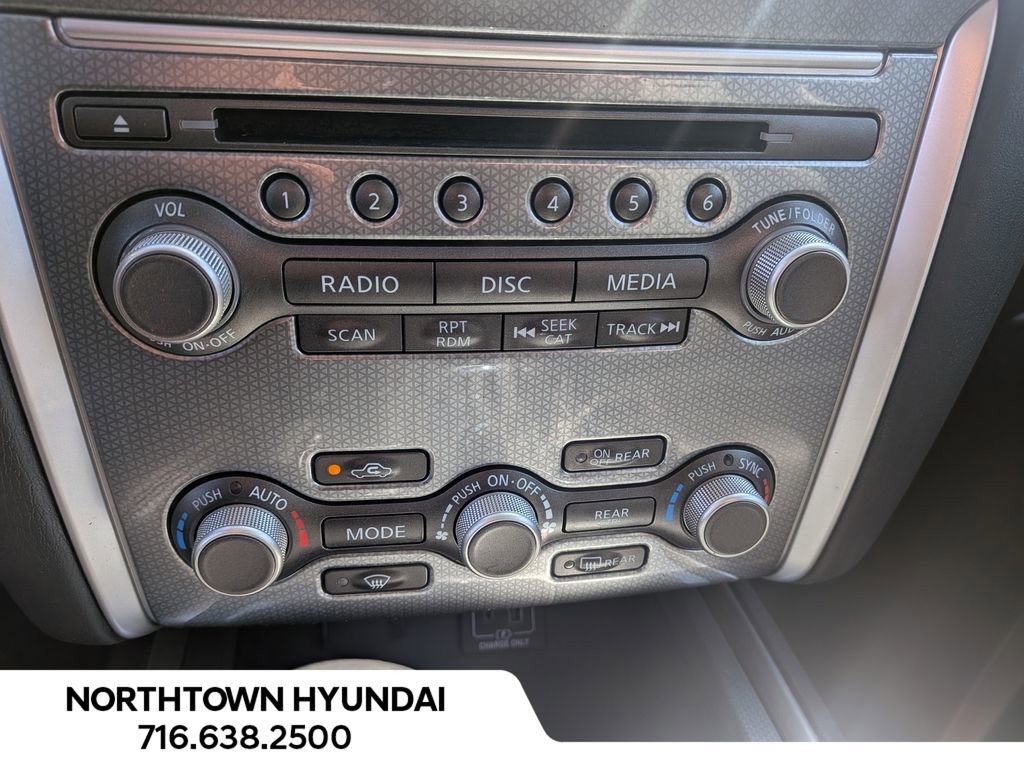 Used 2019 Nissan Pathfinder SL AWD/4WD image 18