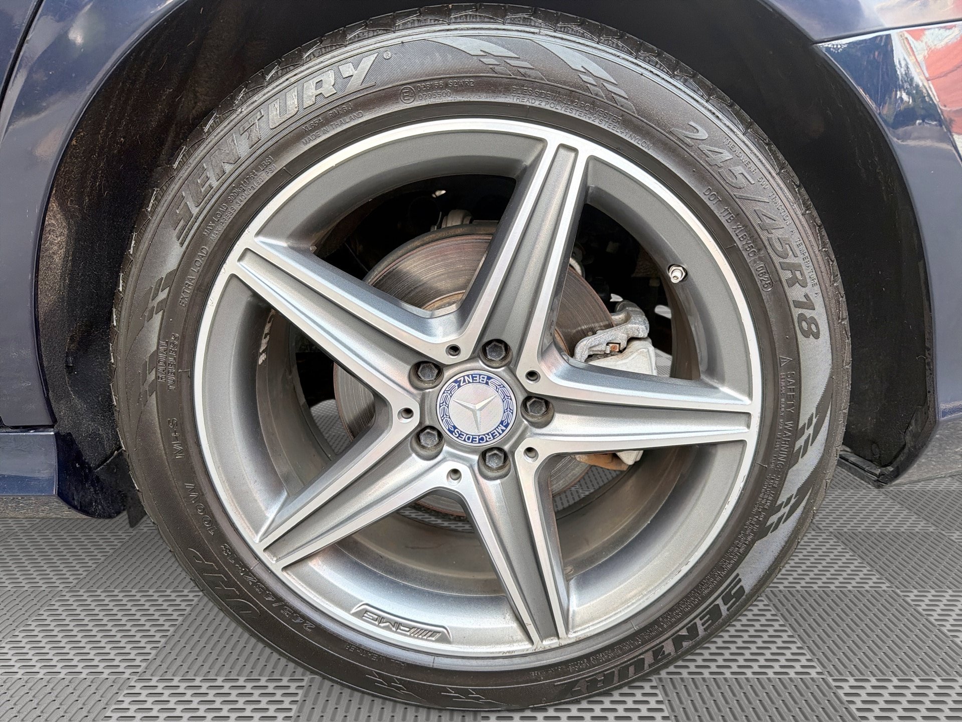 Used 2017 Mercedes-Benz E 300 4MATIC image 29