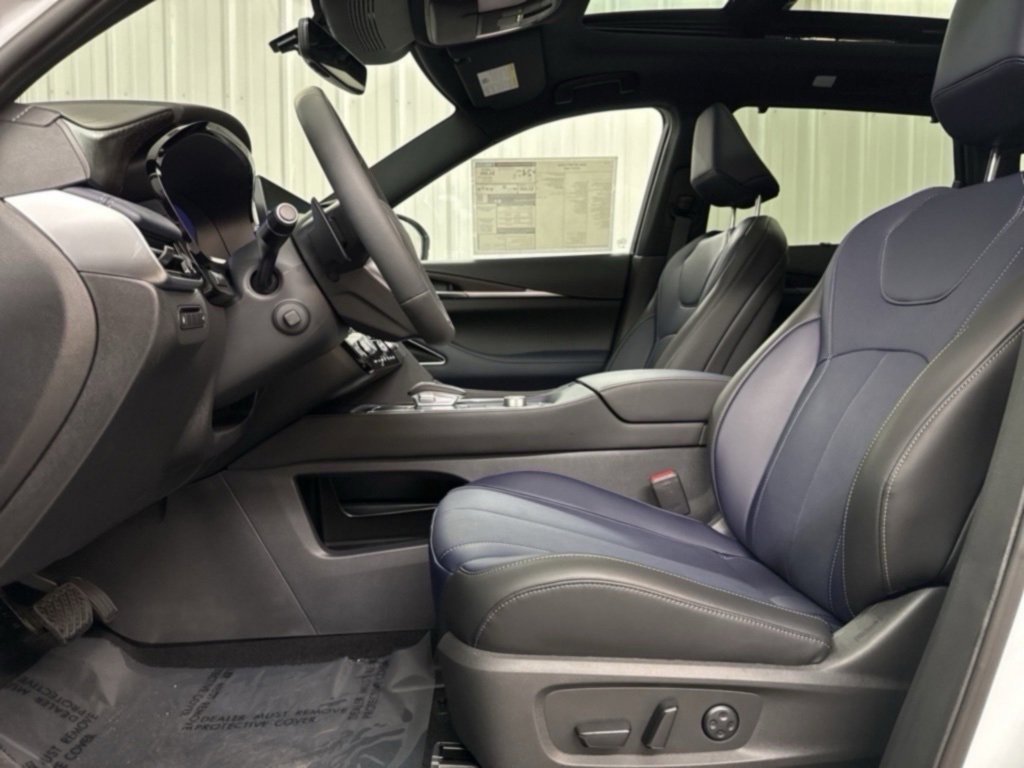 New 2026 INFINITI QX60 Sport image 12
