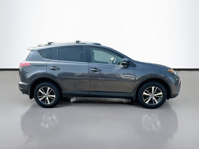 Used 2017 Toyota RAV4 XLE w/ Carpet Mat Package AWD/4WD image 5