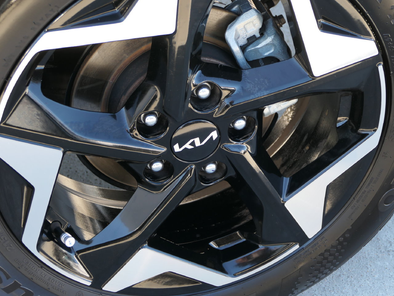 Certified 2024 Kia Seltos EX FWD image 11