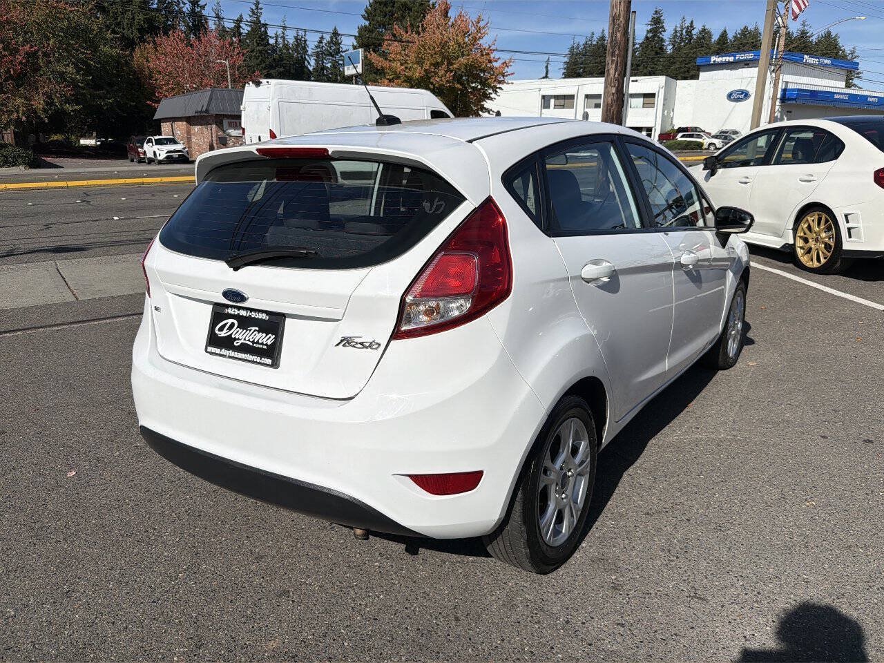 Used 2015 Ford Fiesta SE FWD image 6