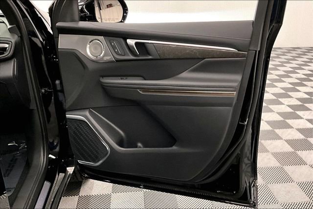 Used 2025 Buick Enclave Avenir w/ Trailering Package, 5000 lbs. image 21