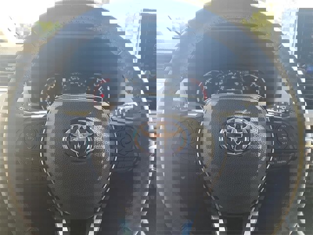 Used 2023 Toyota RAV4 XLE image 15