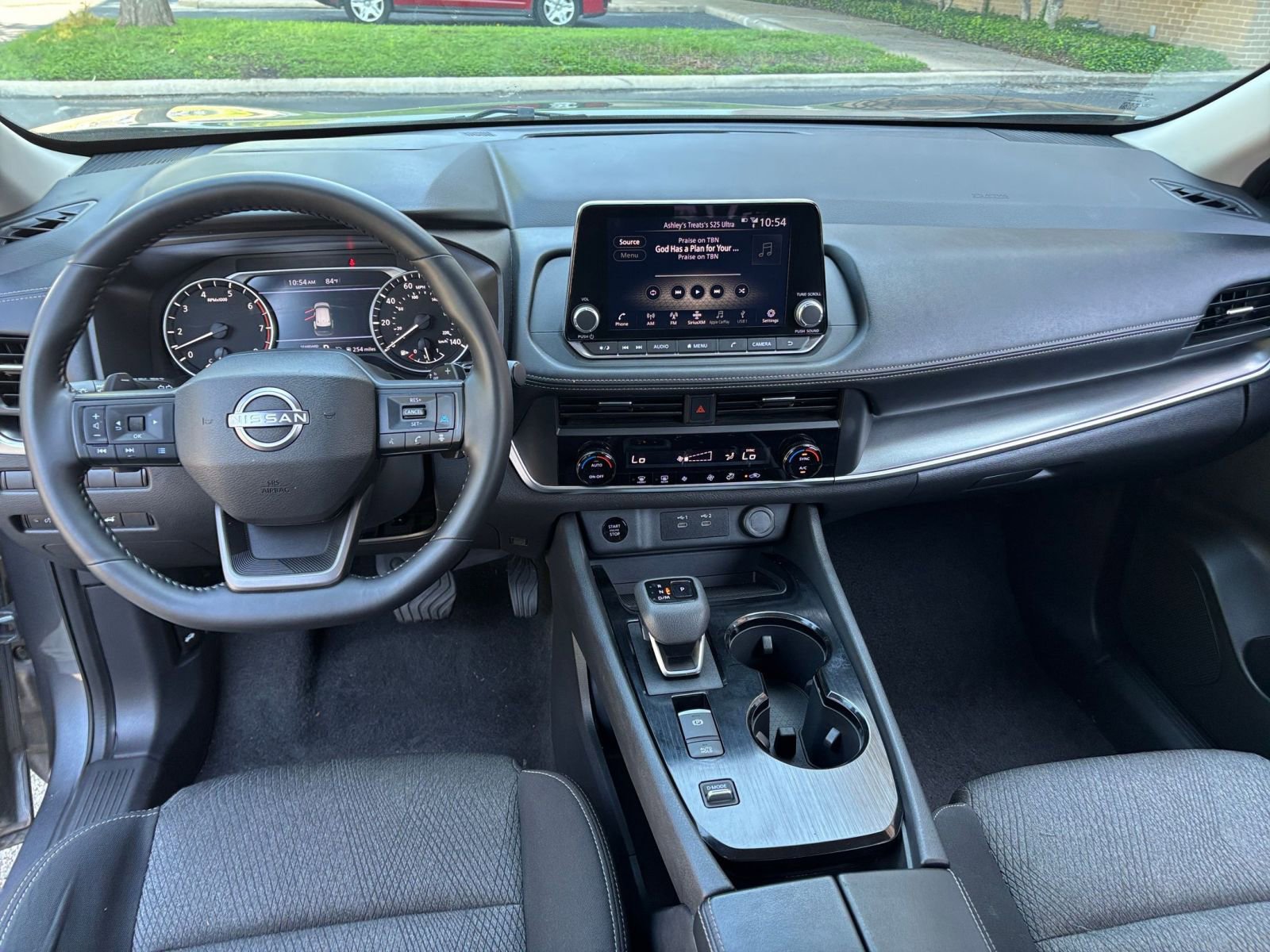 Used 2025 Nissan Rogue SV FWD image 28