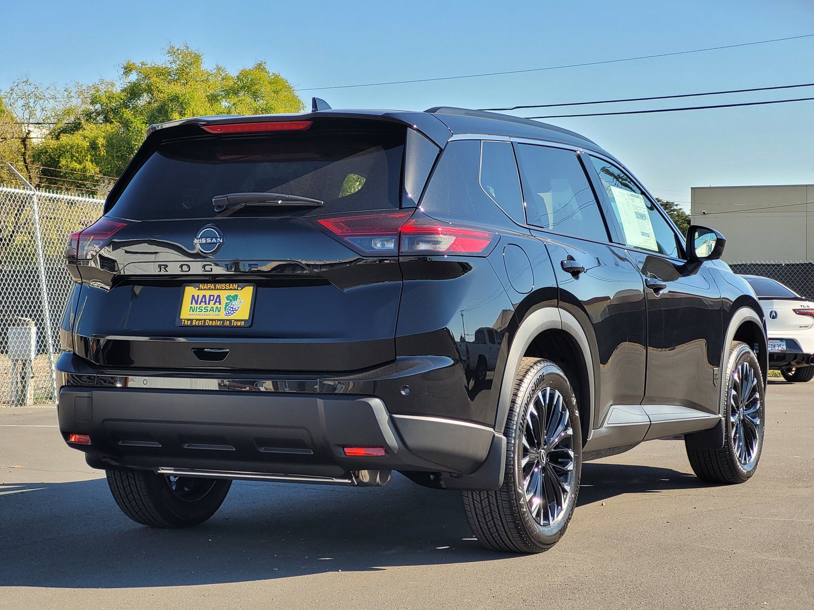 New 2026 Nissan Rogue Dark Armor FWD image 5