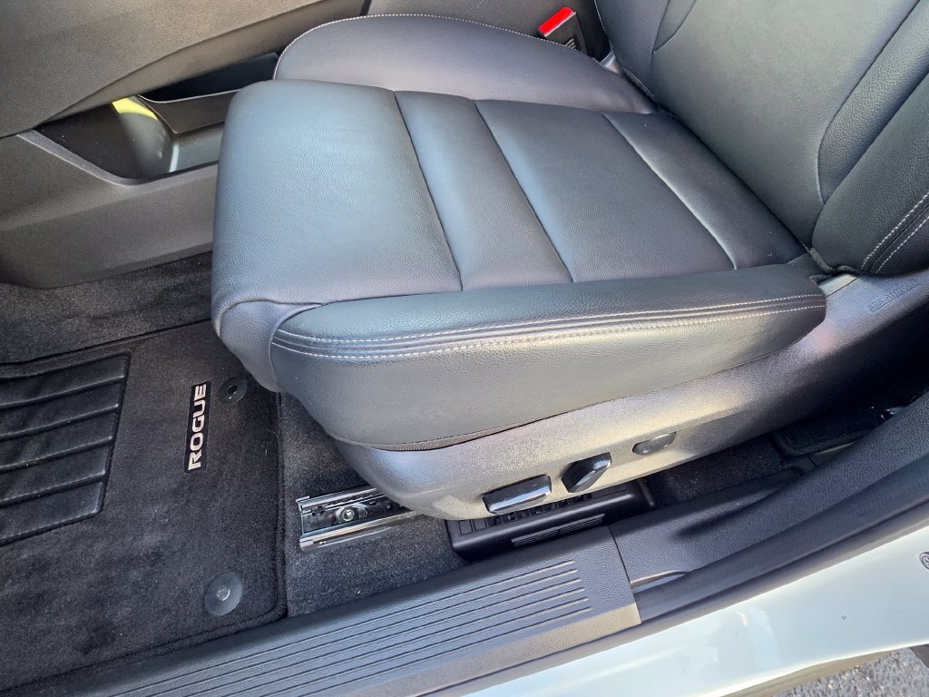 Certified 2024 Nissan Rogue SL FWD image 15