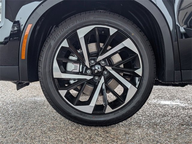 New 2025 Mitsubishi Outlander SE image 9