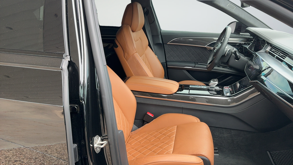 Used 2024 Audi S8 AWD/4WD image 21