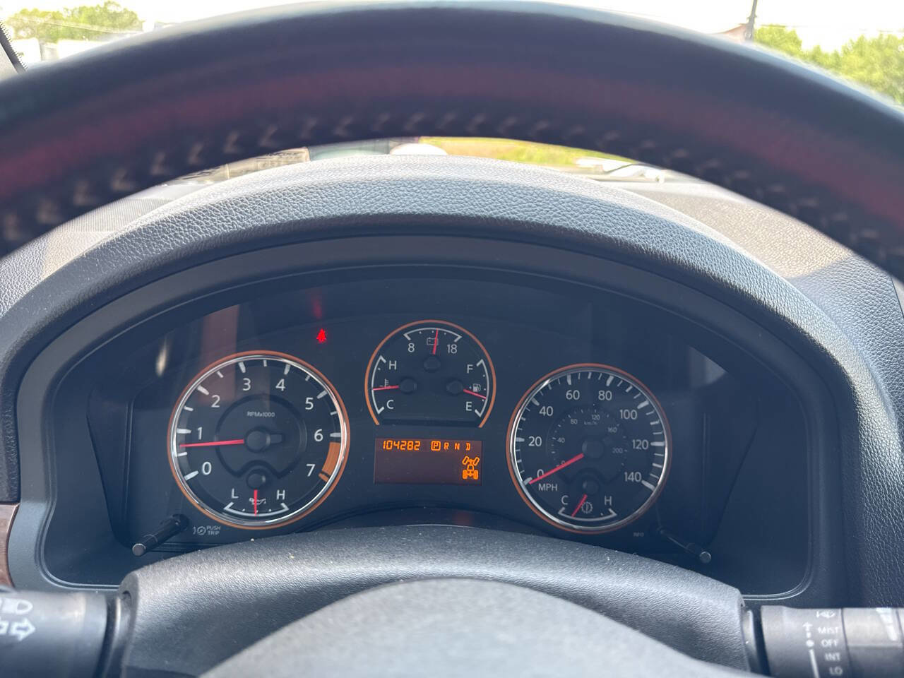 Used 2010 Nissan Armada Platinum image 40