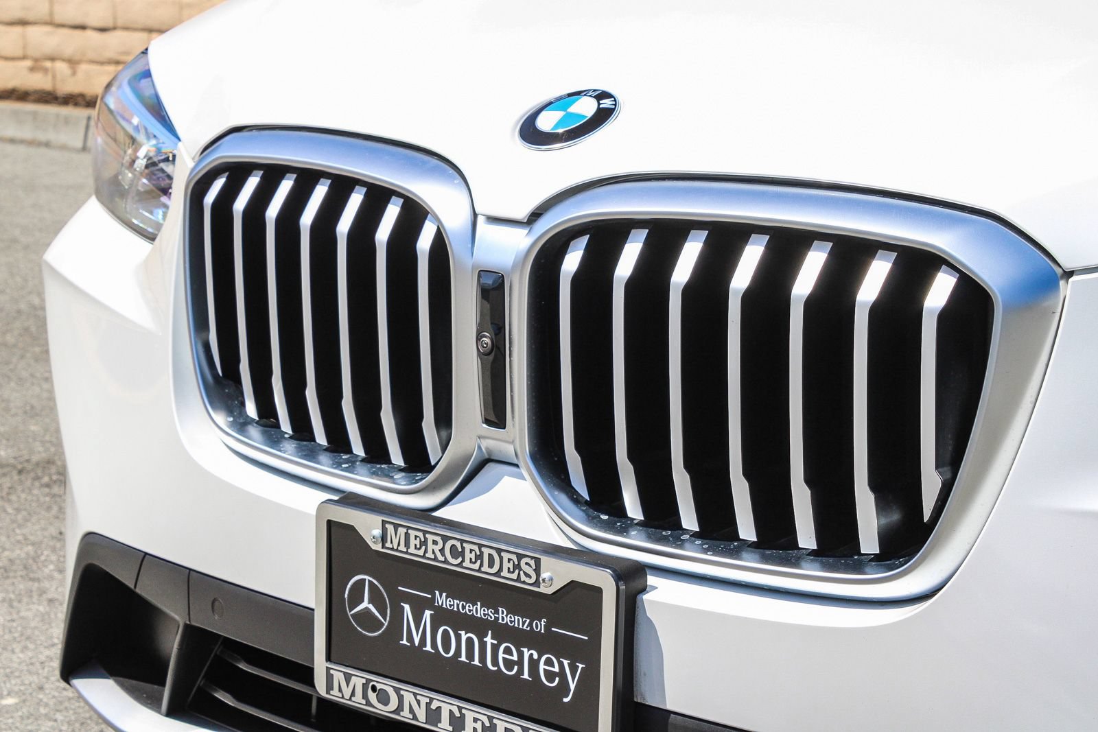 Used 2024 BMW X3 xDrive30i w/ Premium Package AWD/4WD image 4