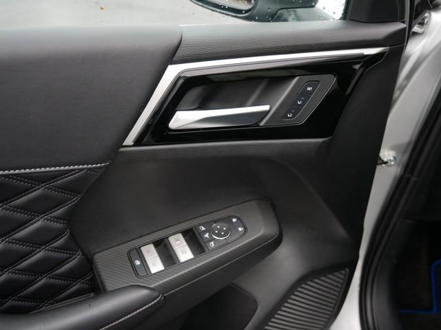 Used 2025 Mitsubishi Outlander SEL image 17