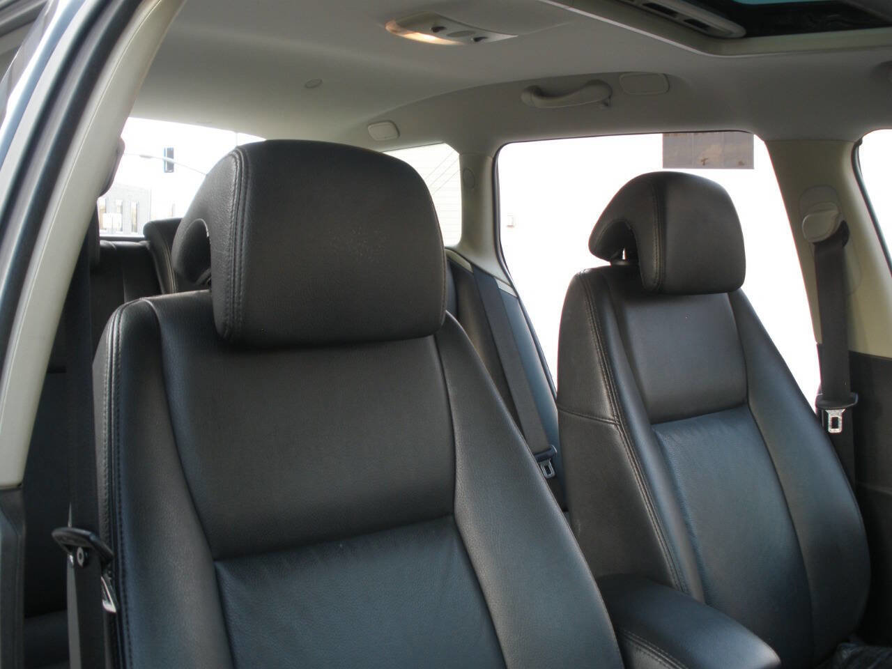 Used 2011 Saab 9-3 X image 29