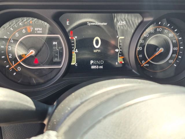 Used 2025 Jeep Gladiator Mojave AWD/4WD image 16