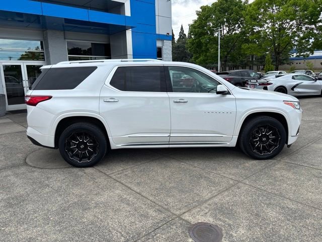 Used 2018 Chevrolet Traverse High Country w/ LPO, 'HIT The Road' Package AWD/4WD image 9