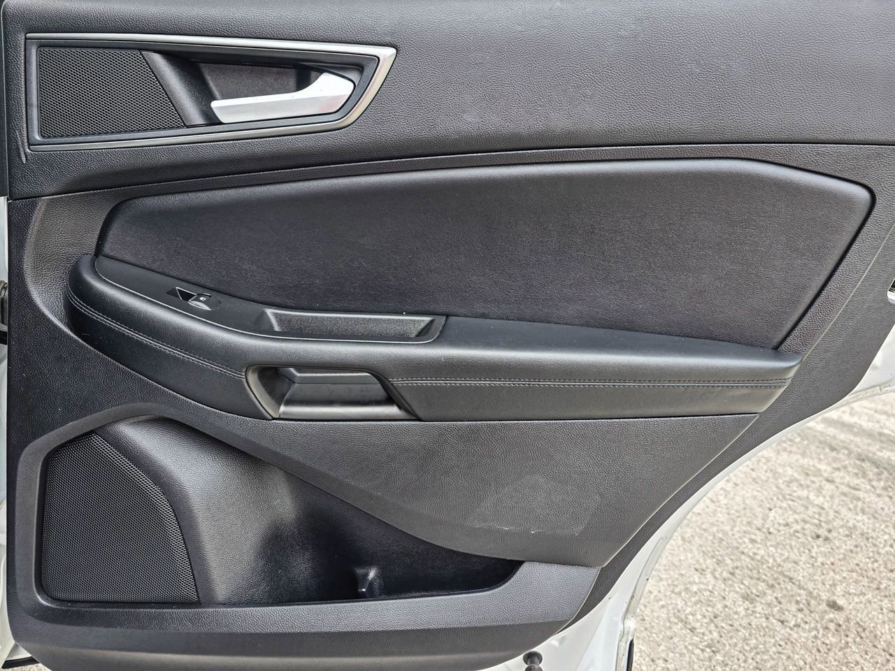 Used 2021 Ford Edge SE FWD image 35