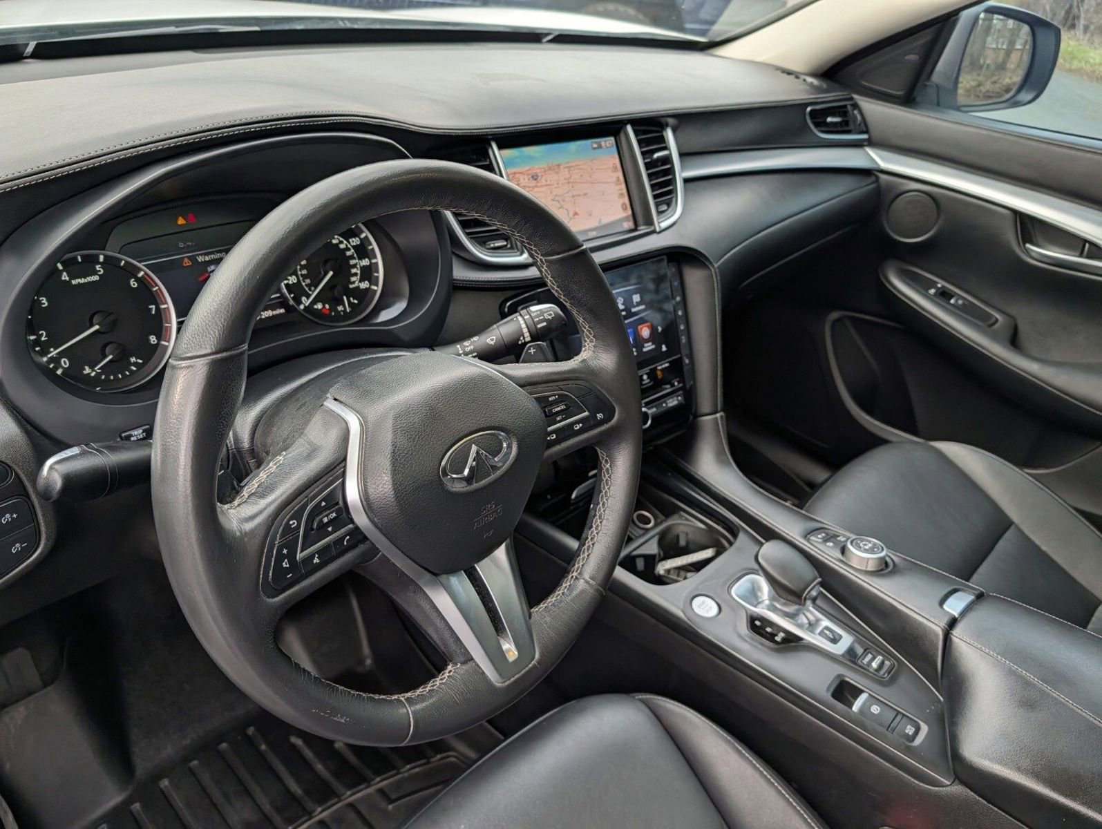 Used 2019 INFINITI QX50 Luxe w/ Navigation Package image 29