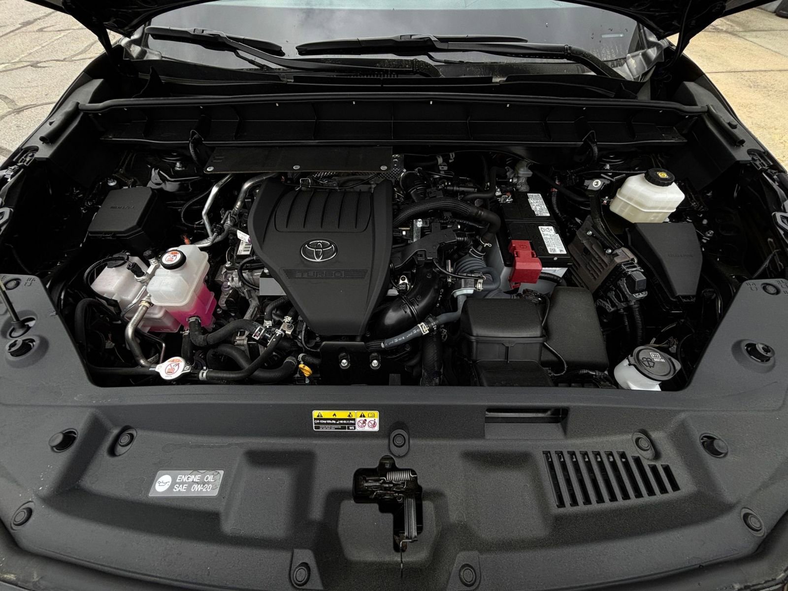 Used 2025 Toyota Highlander LE image 39