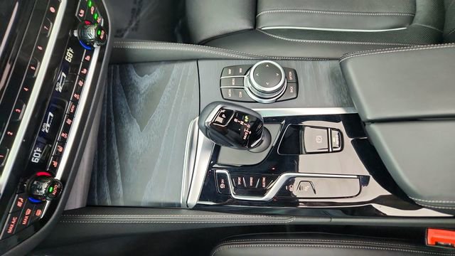 Used 2022 BMW 530e xDrive 530e iPerformance w/ Executive Package image 54