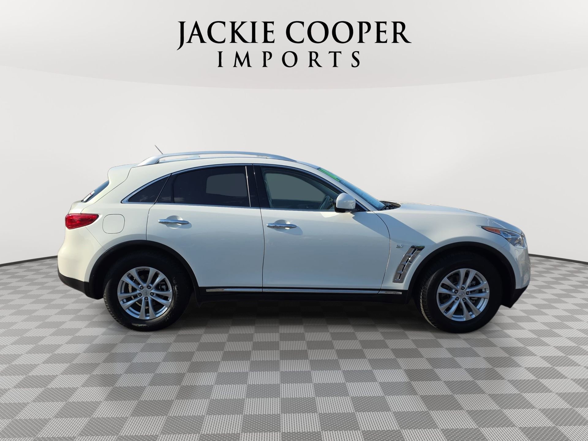 Used 2014 INFINITI QX70 AWD w/ Premium Package image 4