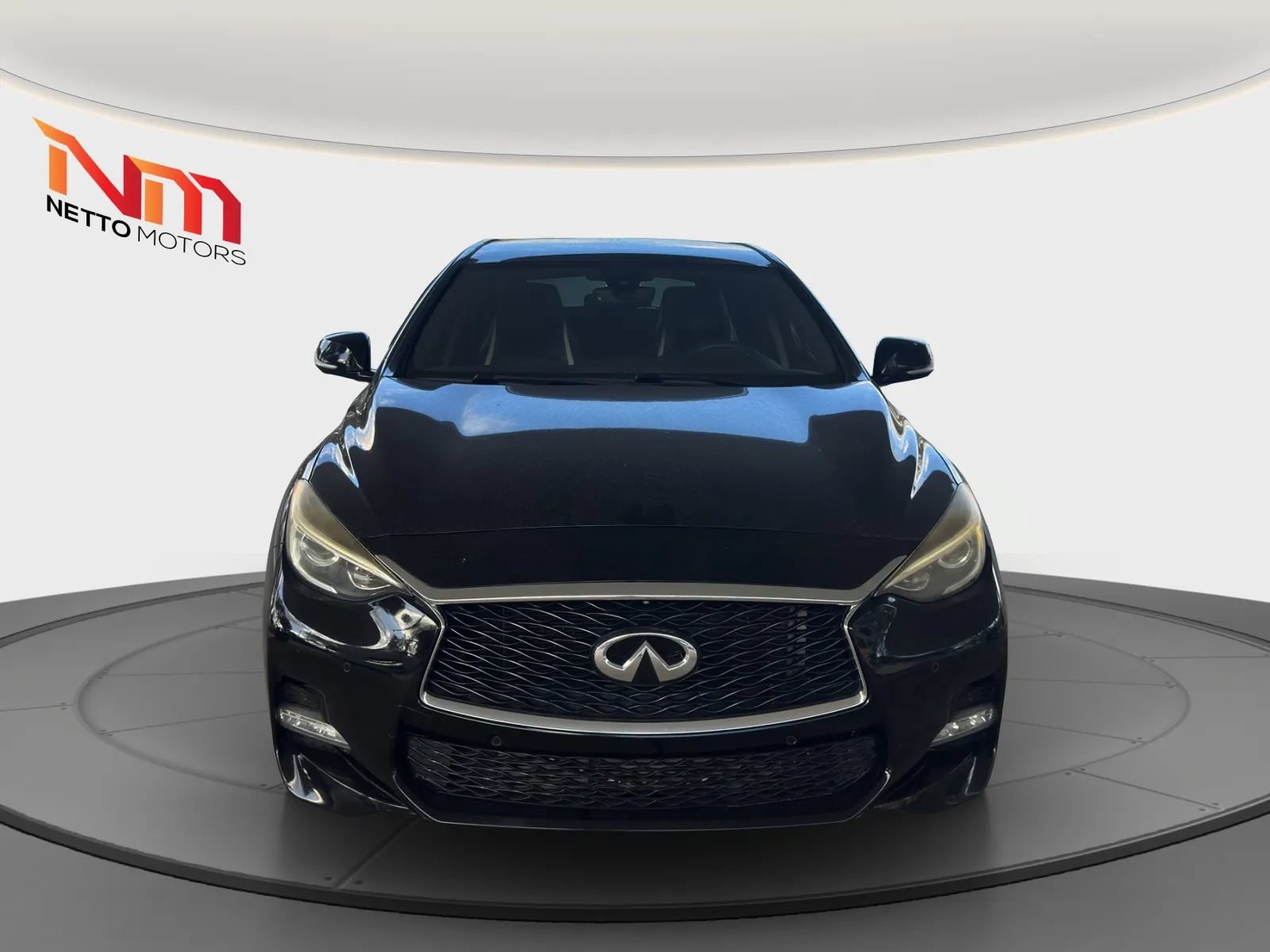 Used 2017 INFINITI QX30 Sport w/ Sport Leather Package FWD image 10