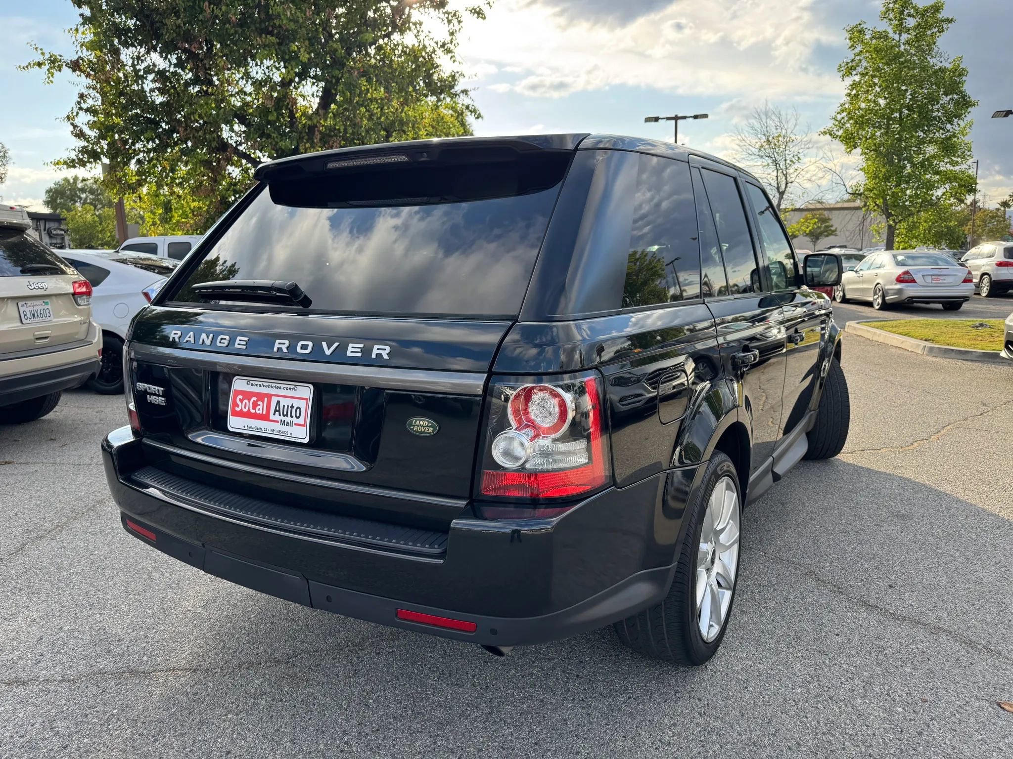Used 2013 Land Rover Range Rover Sport HSE AWD/4WD image 3
