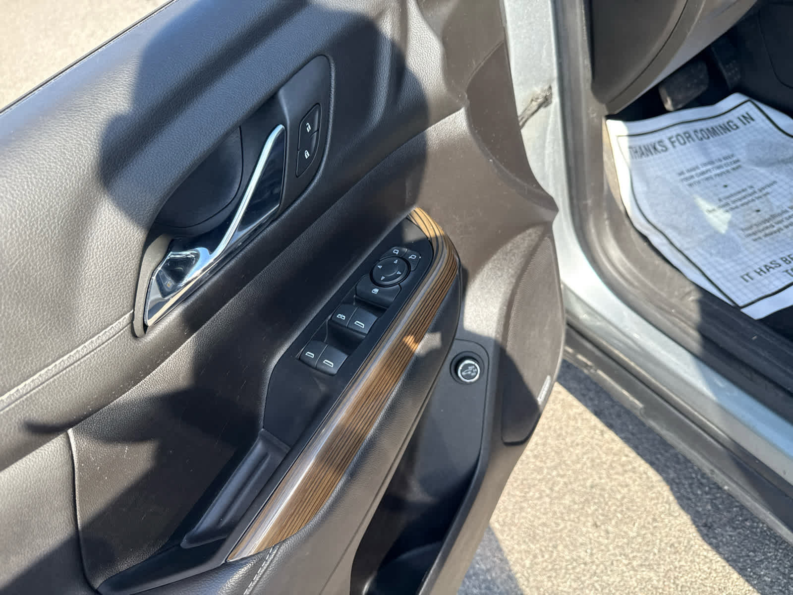 Used 2023 GMC Acadia SLE w/ Driver Convenience Package AWD/4WD image 13