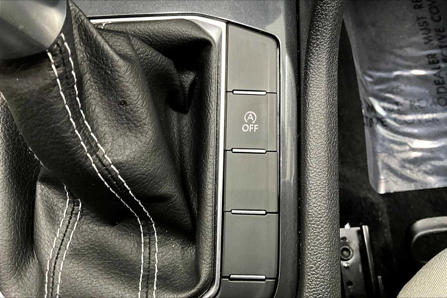 Used 2022 Volkswagen Tiguan S image 37