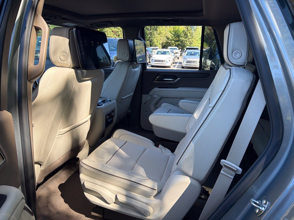 New 2026 GMC Yukon Denali w/ Denali Reserve Package AWD/4WD image 13