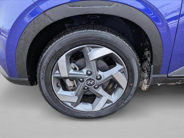 Used 2022 Hyundai Venue Limited image 23