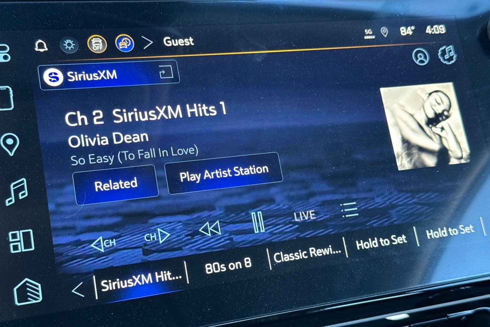 New 2027 Chevrolet Bolt LT w/ Comfort Package image 17