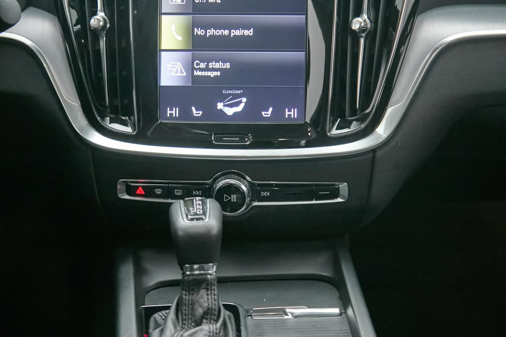 Used 2019 Volvo S60 T6 Momentum w/ Premium Package AWD/4WD image 29
