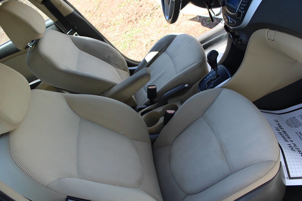 Used 2013 Hyundai Accent GLS image 40