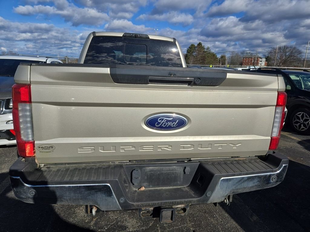 Used 2017 Ford F250 Lariat w/ Lariat Ultimate Package image 5