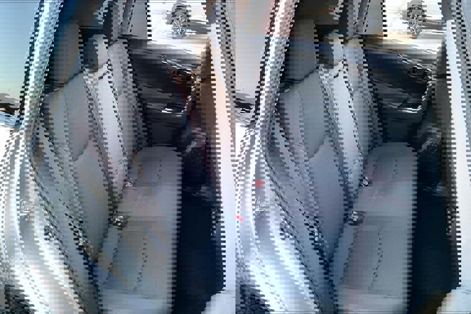 Used 2019 Toyota RAV4 LE image 19