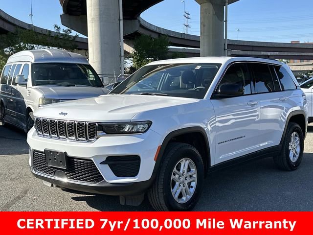 Used 2023 Jeep Grand Cherokee Laredo w/ Luxury Tech Group I AWD/4WD image 6