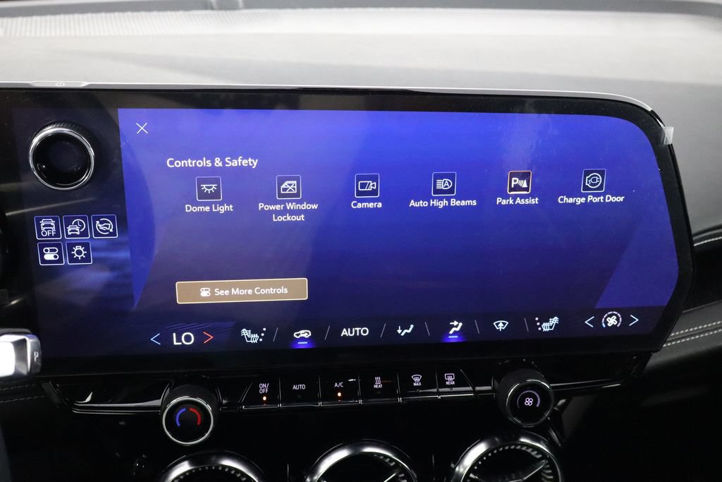 Used 2024 Chevrolet Blazer EV LT AWD/4WD image 35