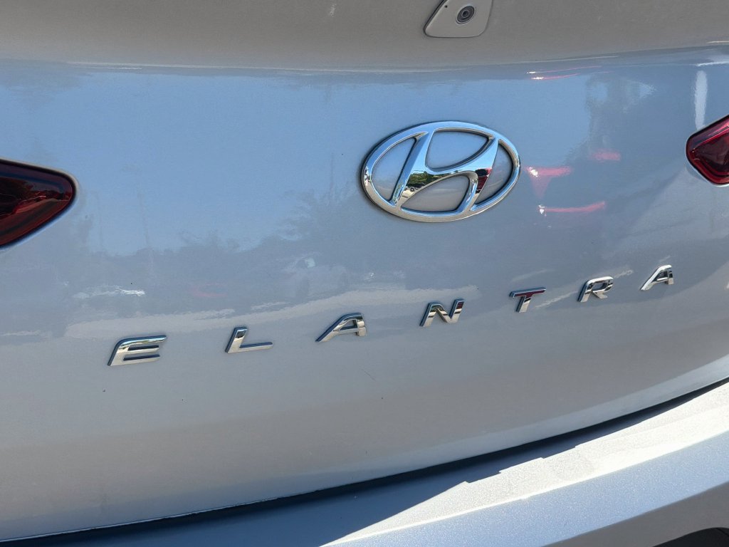 Used 2020 Hyundai Elantra SE FWD image 33