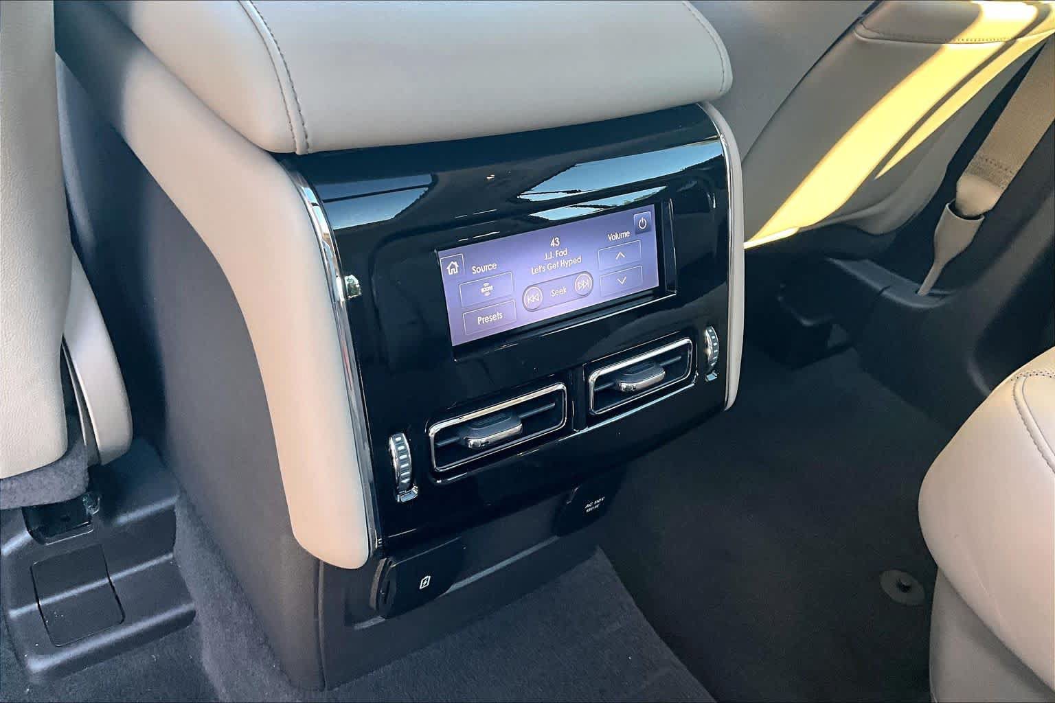 Used 2023 Lincoln Aviator Grand Touring w/ Equipment Group 301A AWD/4WD image 38