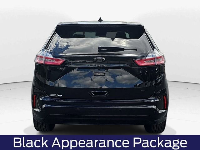 Used 2024 Ford Edge SE w/ Black Appearance Package image 5
