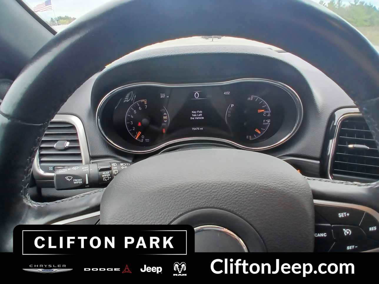 Used 2020 Jeep Grand Cherokee Altitude AWD/4WD image 21